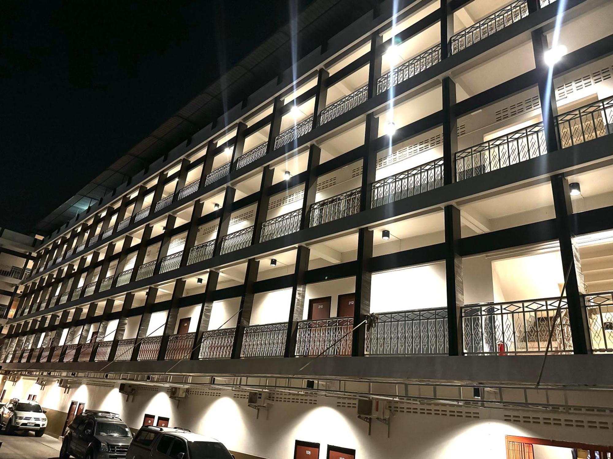 Tokyo Hotel Nakhonratchasima Eksteriør billede